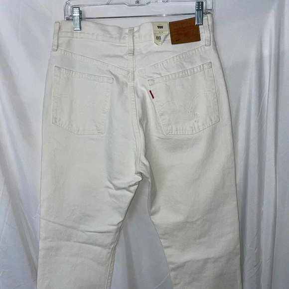 Levi's 501 Cropped White Denim Women's Distressed Jeans Size 29 X26 NWT - Picture 3 of 8
